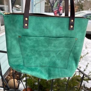 Portland Leather Reef Medium Zip Tote
